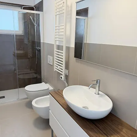 Ll Sogno - Attico Con Terrazza Panoramica 아파트 *